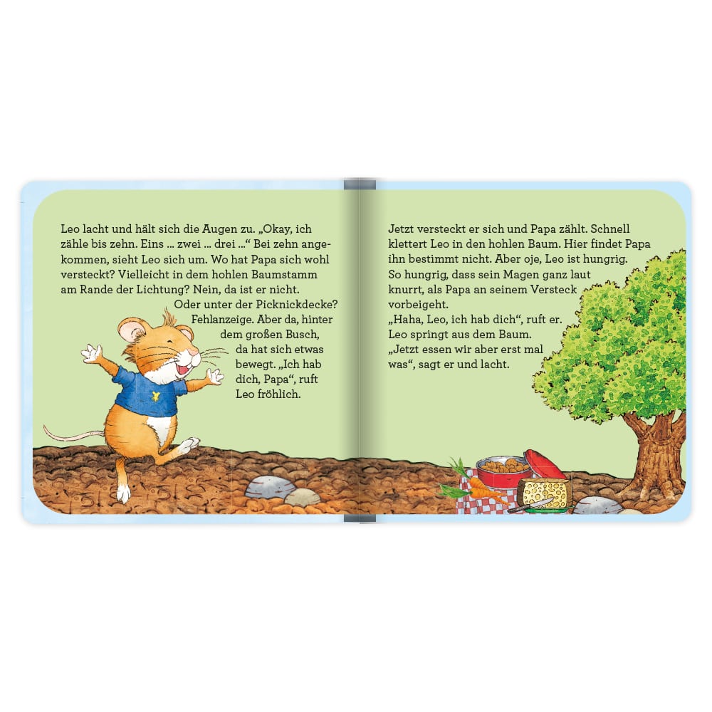 Illustrierte Buchseite mit zählender Maus, Picknickkorb und Bäumen im Hintergrund. Text ist in Deutsch.