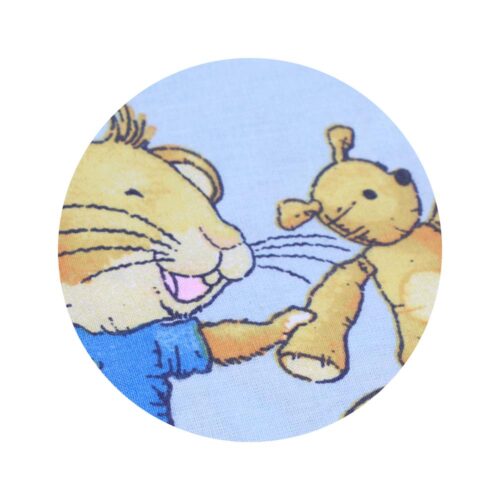 Illustration einer Cartoon-Maus in einem blauen Hemd, die einen Teddybär hält.